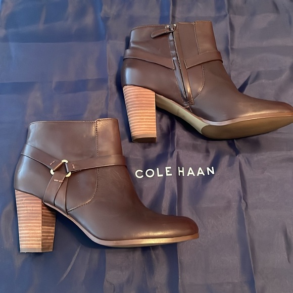 Cole Haan Calixta Ankle Boots Like New - Picture 3 of 9